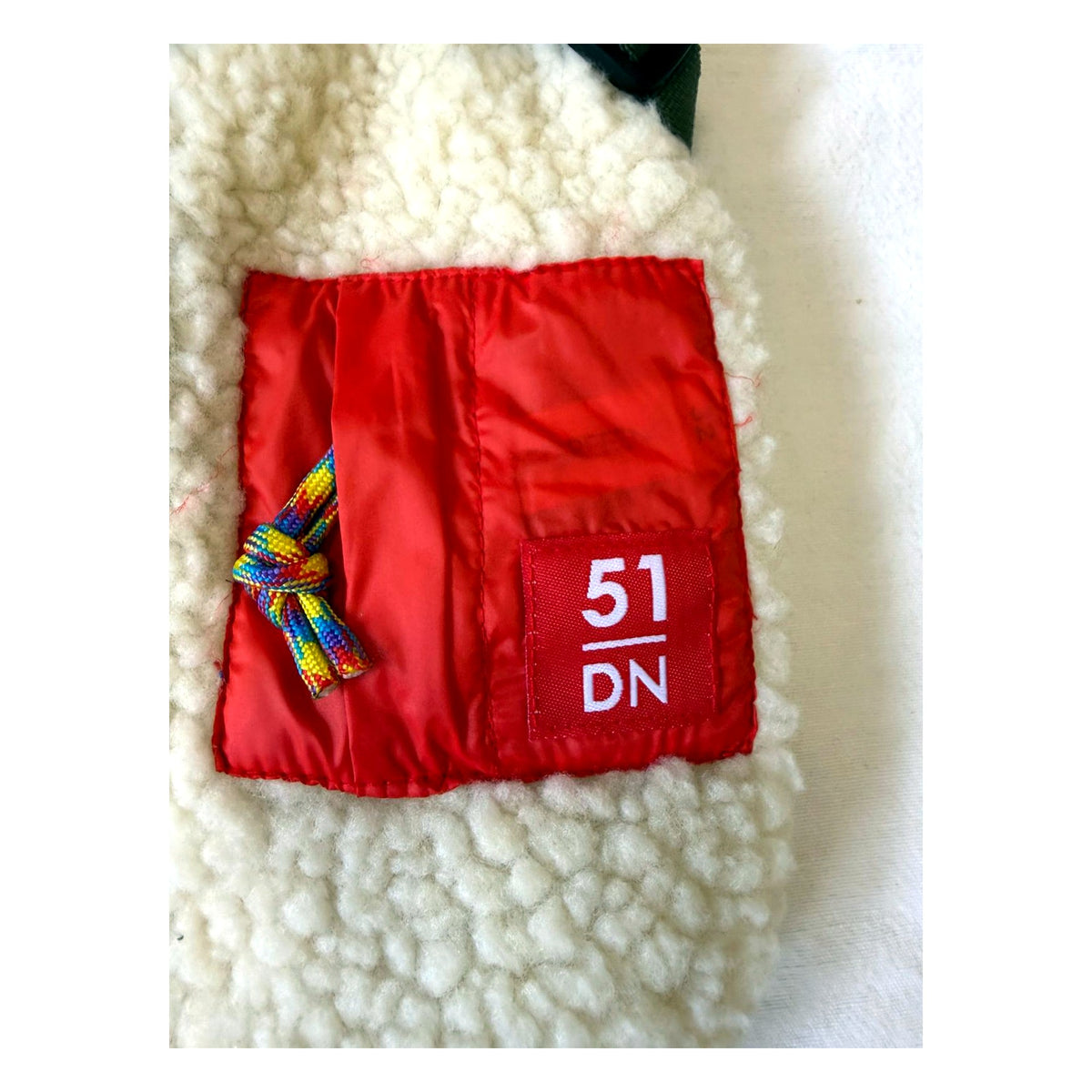 Manteau pour chien Jules avec harnais intégré – 51 Degrees North