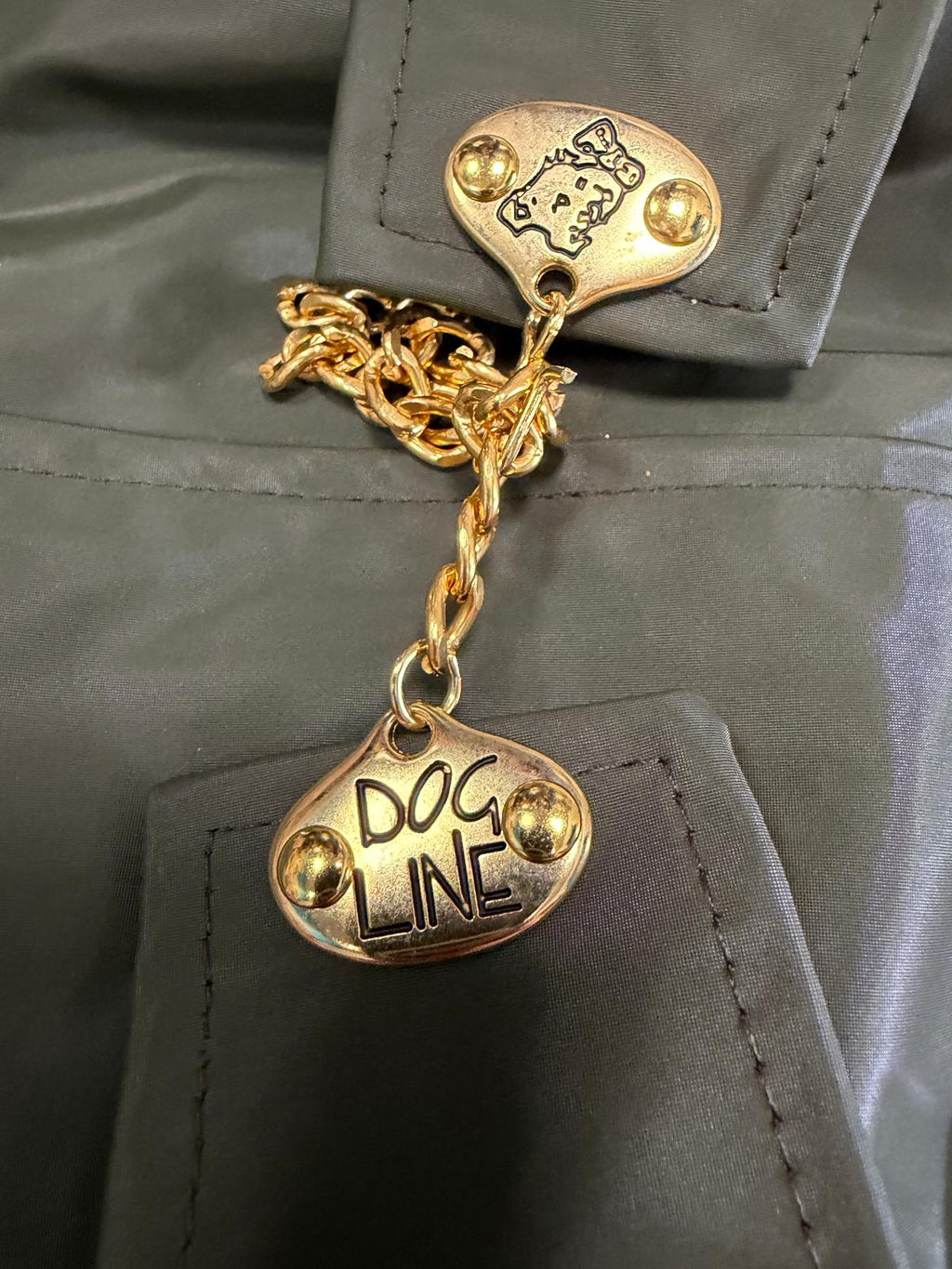 Dog Line – Imperméable pour chien vert olive avec détails dorés